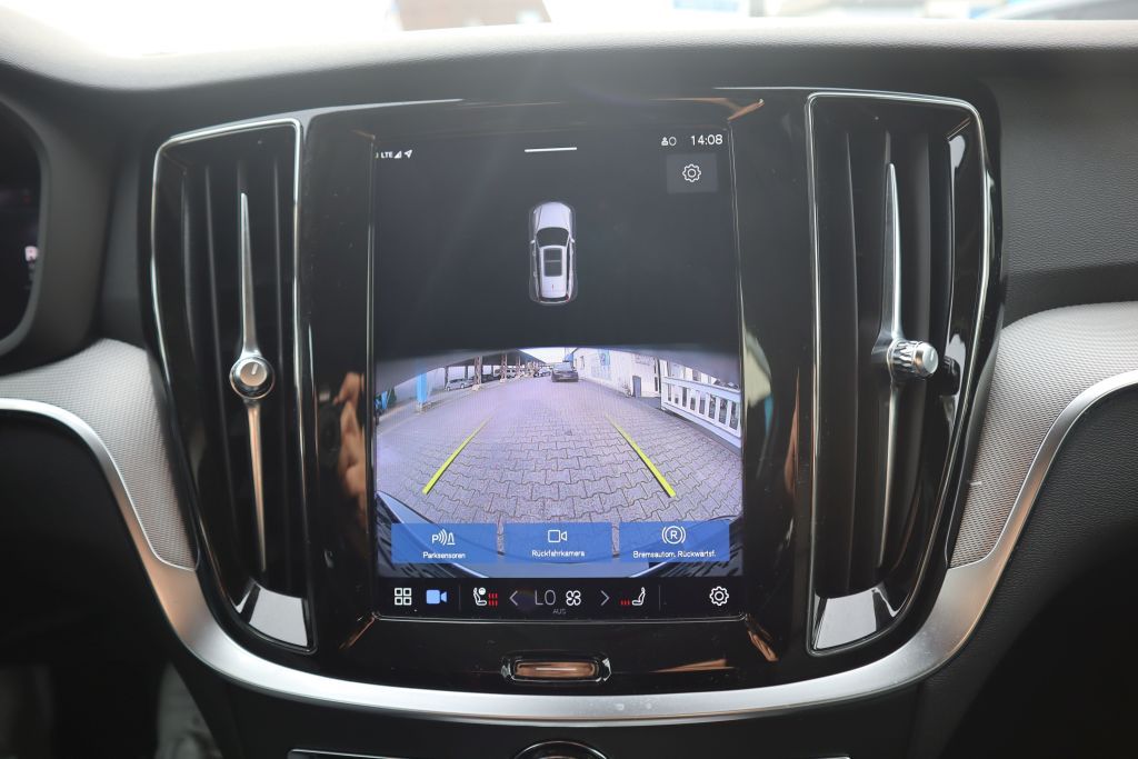 Volvo V60 Cross Country 2023