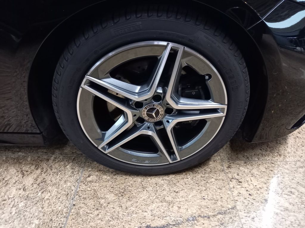 Mercedes-Benz A 220 2024