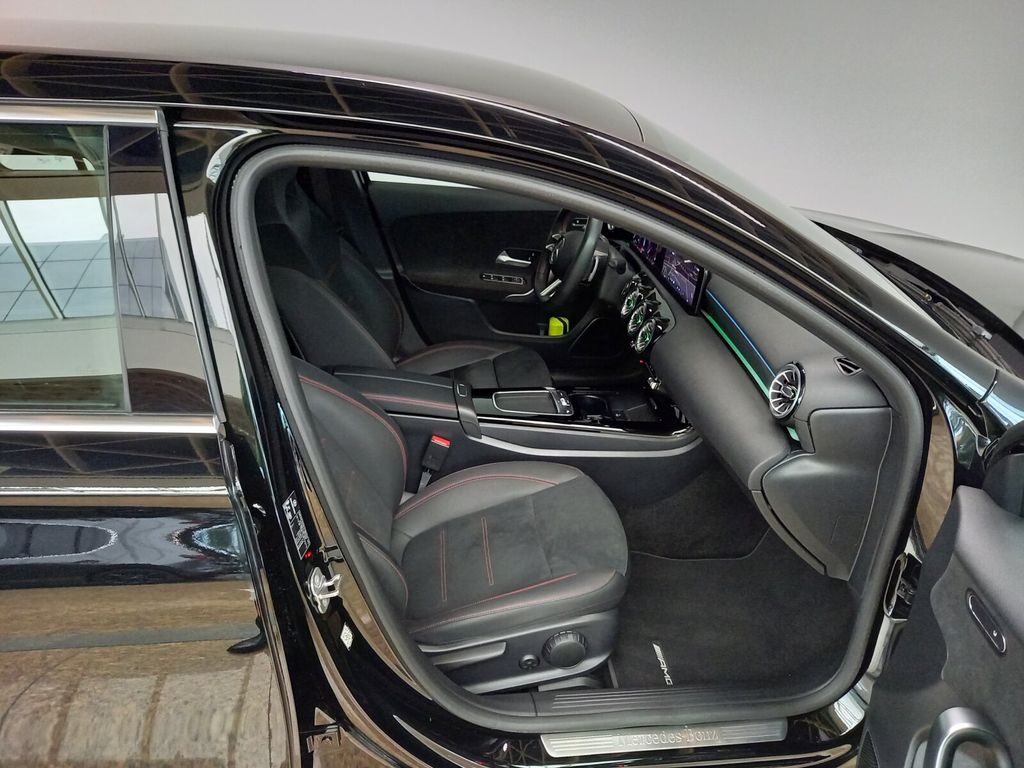Mercedes-Benz A 220 2024