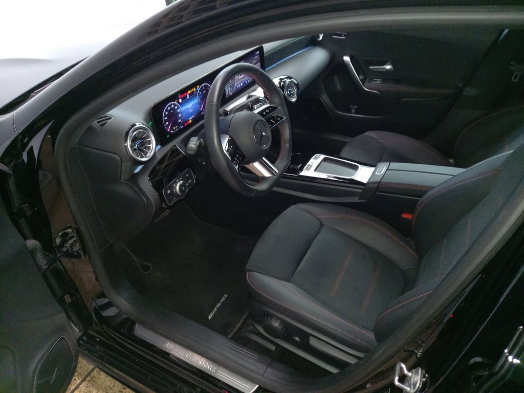 Mercedes-Benz A 220 2024