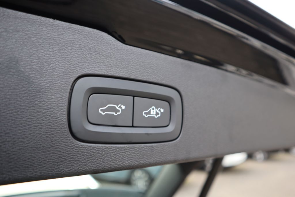 Volvo V60 Cross Country 2023