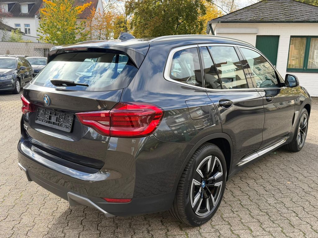BMW iX3 2021