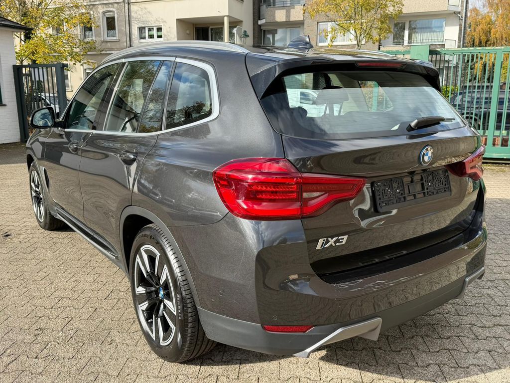 BMW iX3 2021