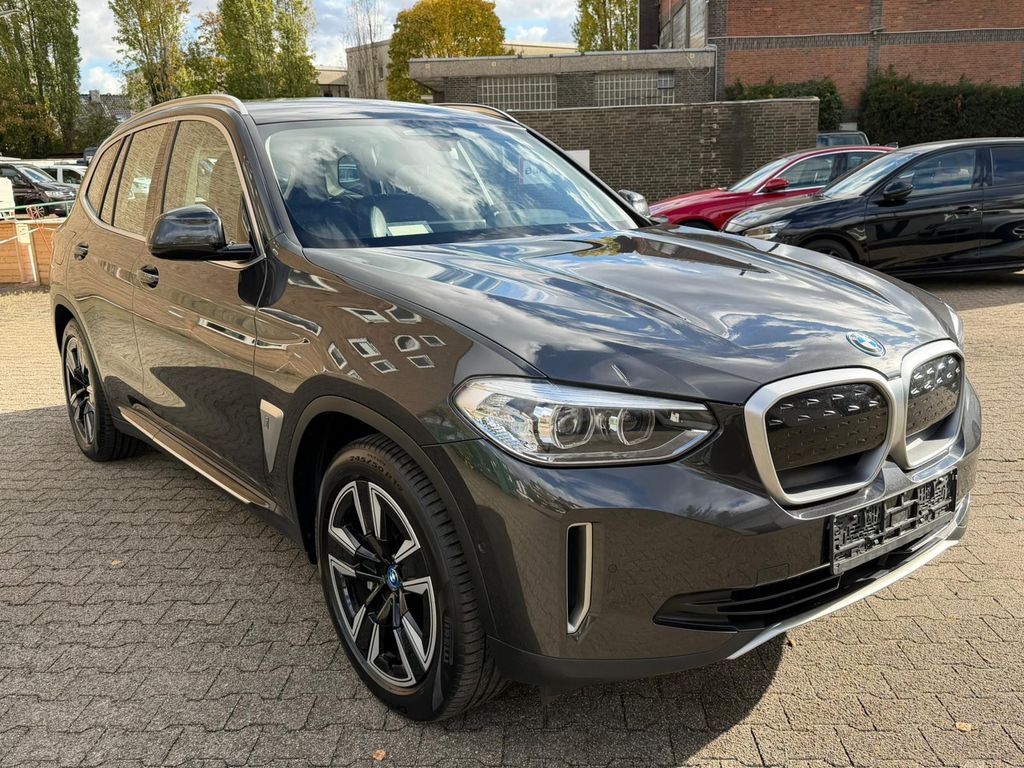 BMW iX3 2021