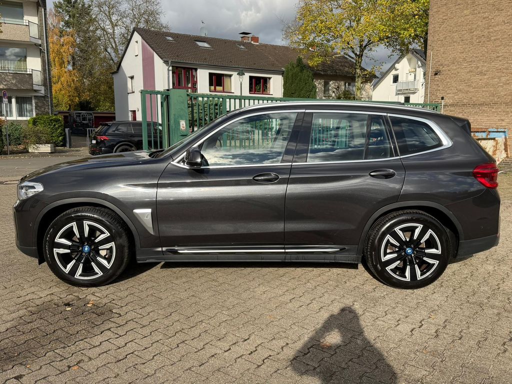 BMW iX3 2021
