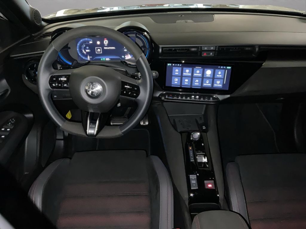 Alfa Romeo Junior 2025