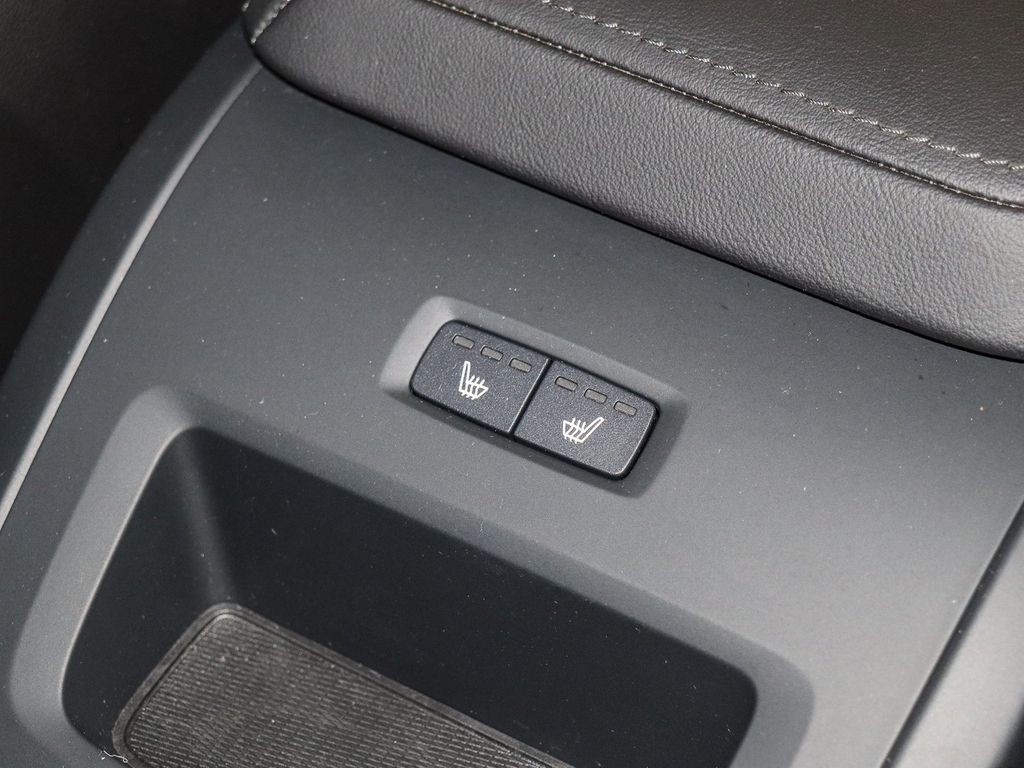 Volvo XC60 2025
