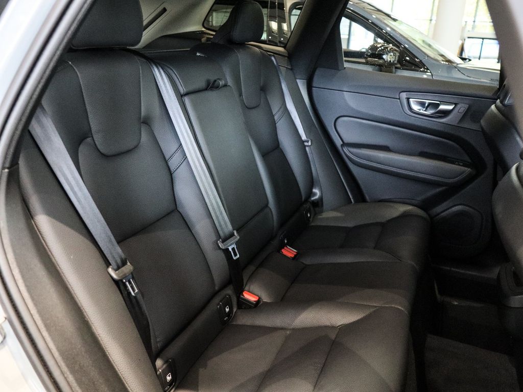 Volvo XC60 2025