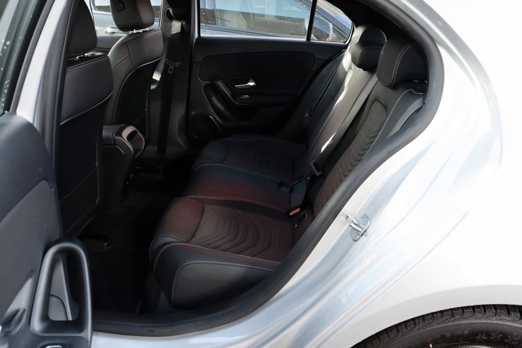 Mercedes-Benz A 180 2023