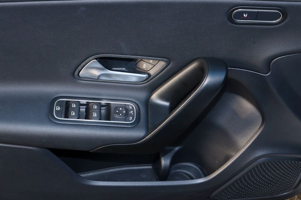 Mercedes-Benz A 180 2023