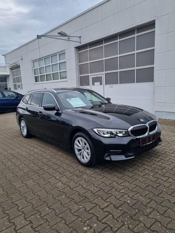 BMW 318 2022