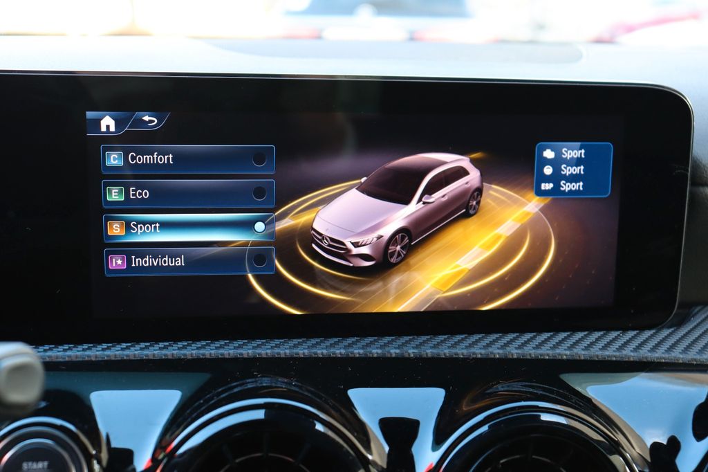 Mercedes-Benz A 180 2023