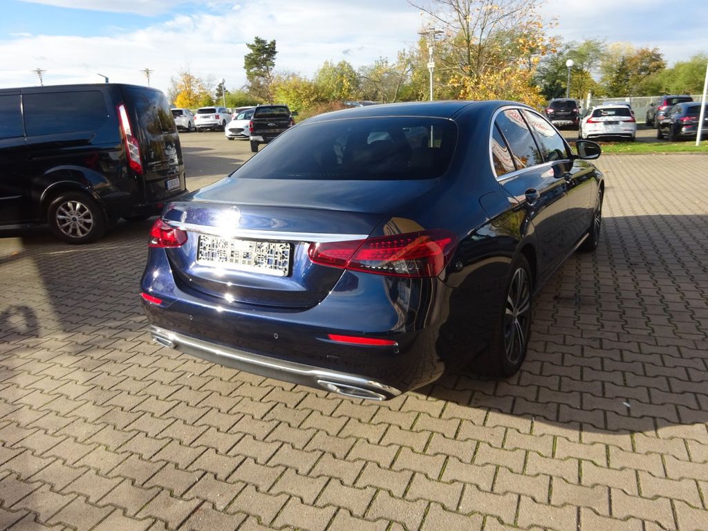 Mercedes-Benz E 220 2024