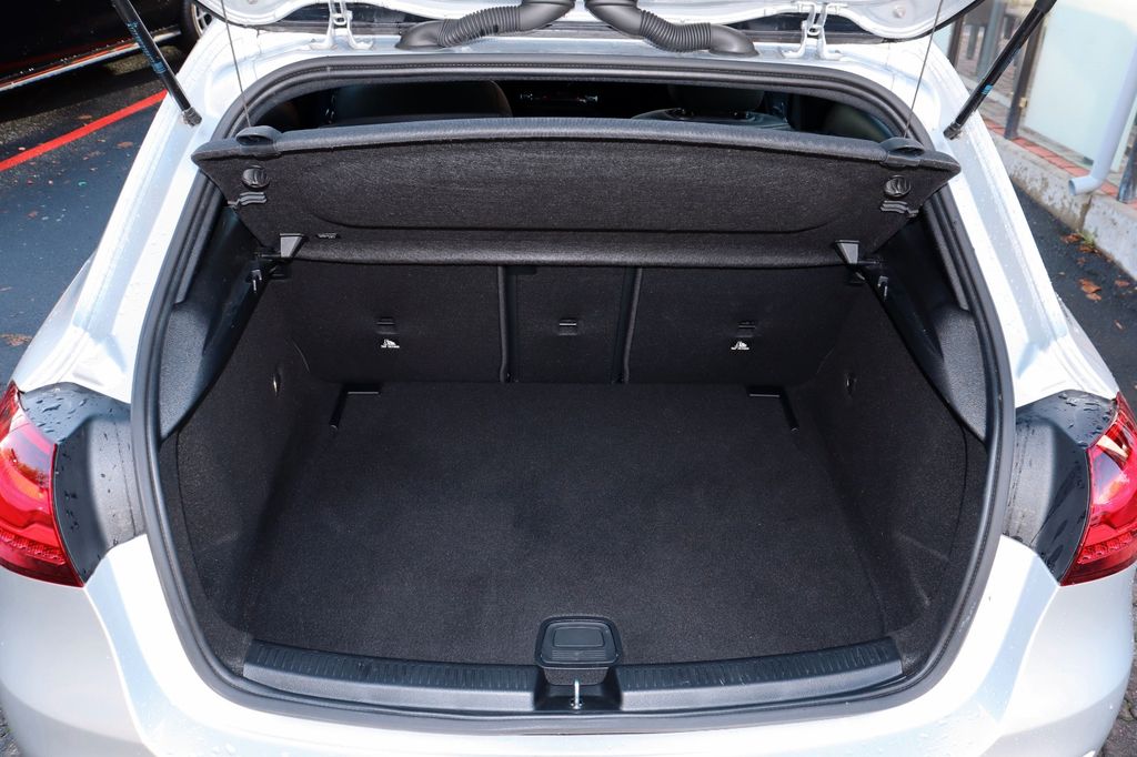 Mercedes-Benz A 180 2023