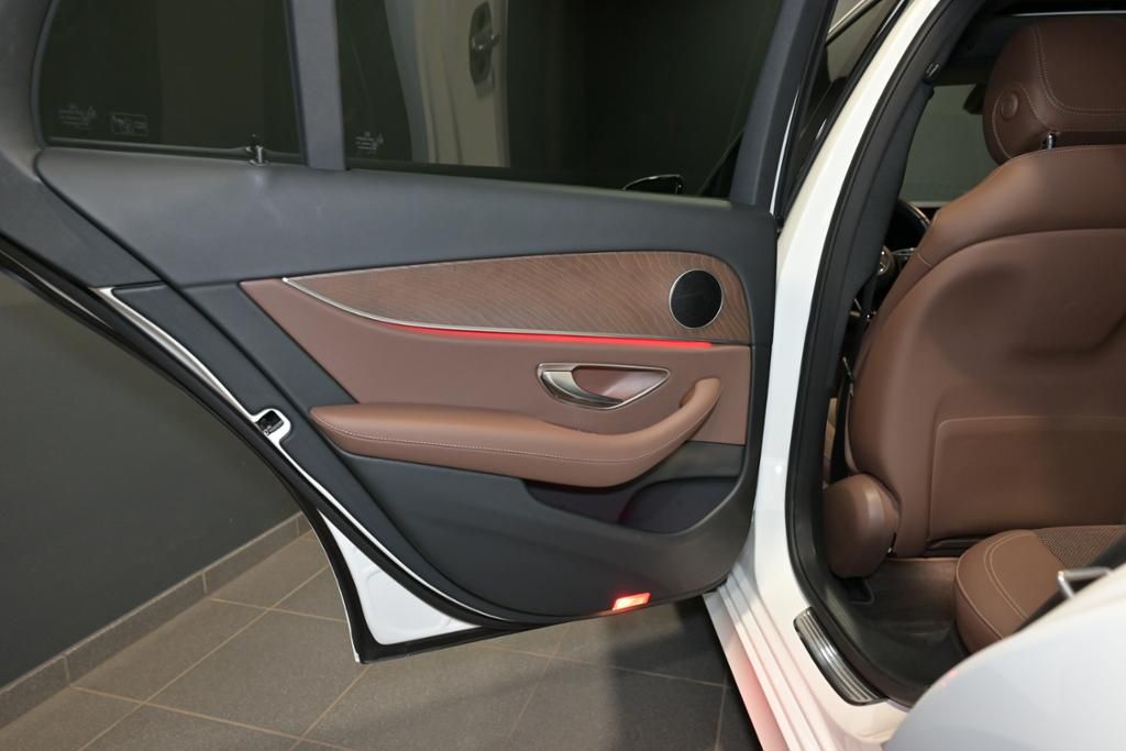 Mercedes-Benz E 300 2021