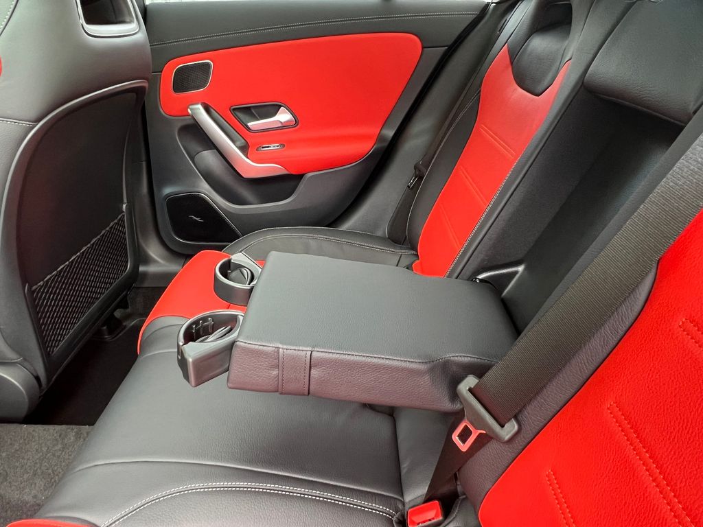 Mercedes-Benz CLA 200 2024