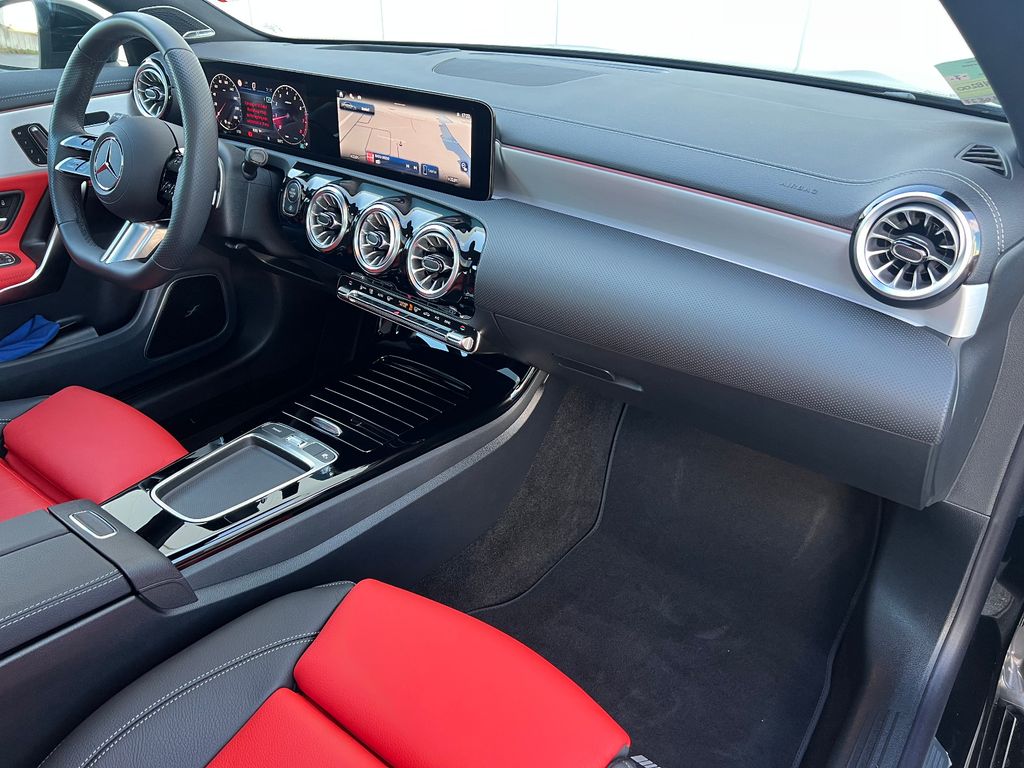Mercedes-Benz CLA 200 2024