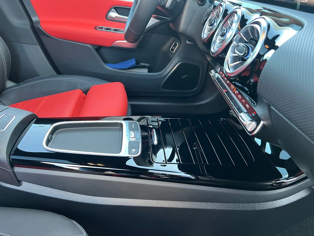 Mercedes-Benz CLA 200 2024