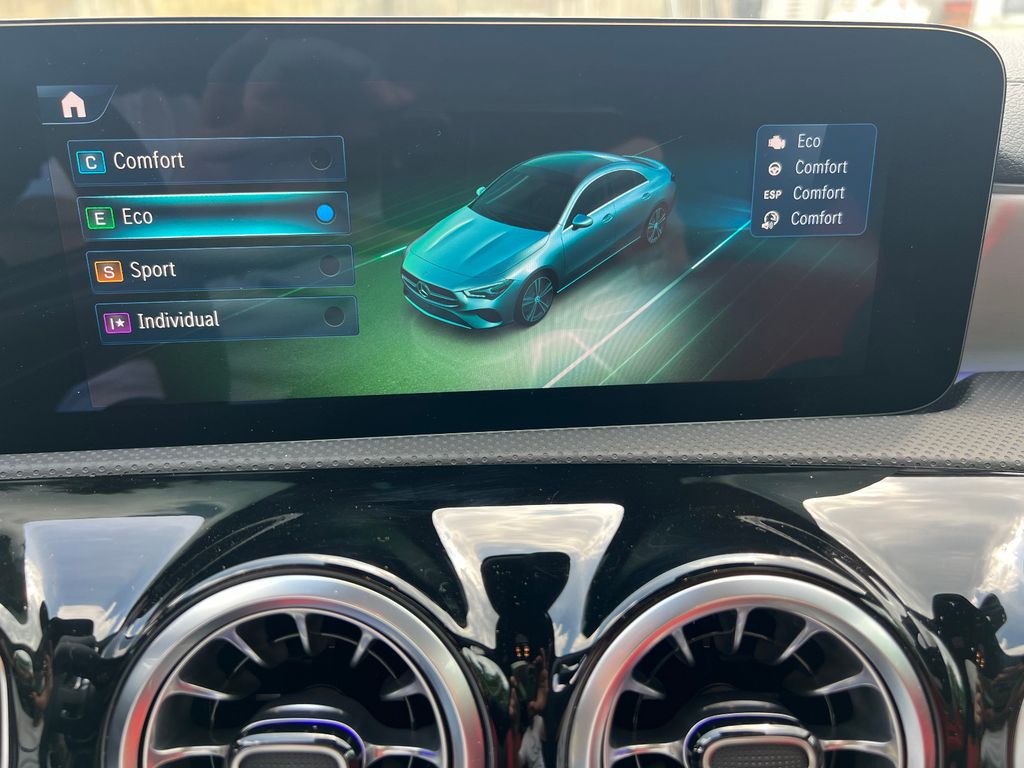 Mercedes-Benz CLA 200 2024