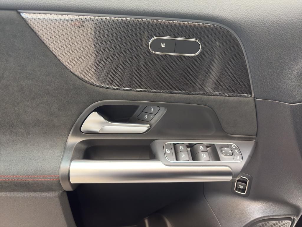 Mercedes-Benz GLA 200 2025