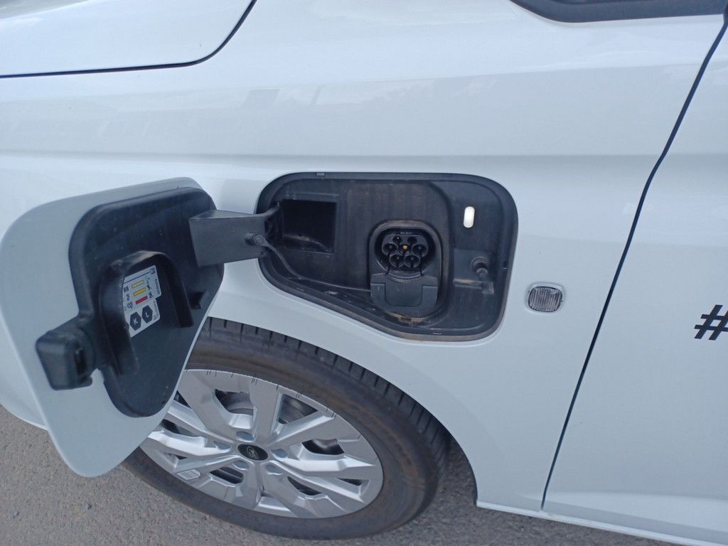 Ford Grand Tourneo 2025