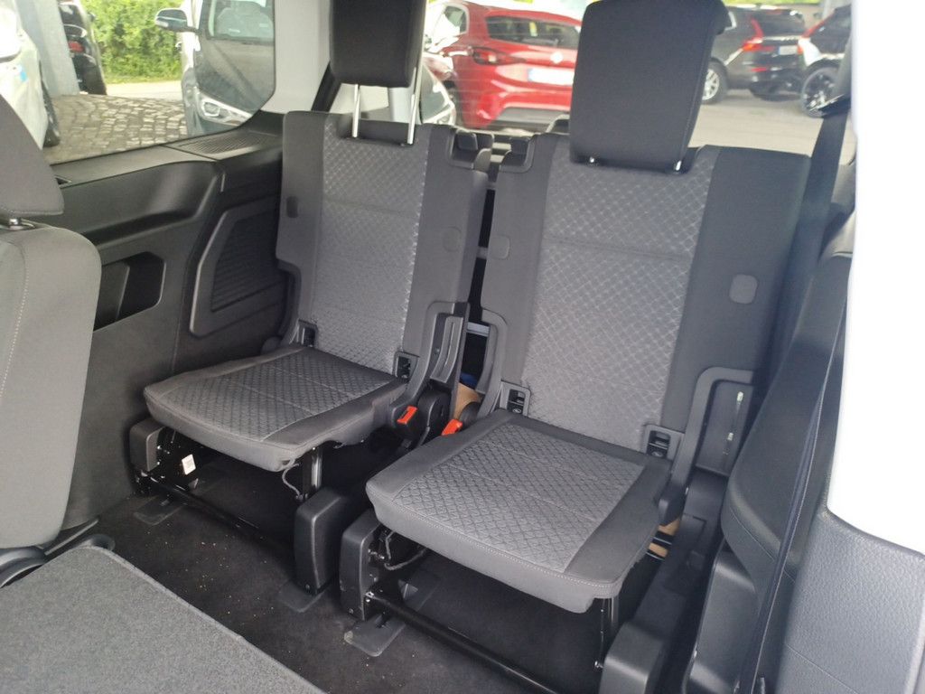 Ford Grand Tourneo 2025