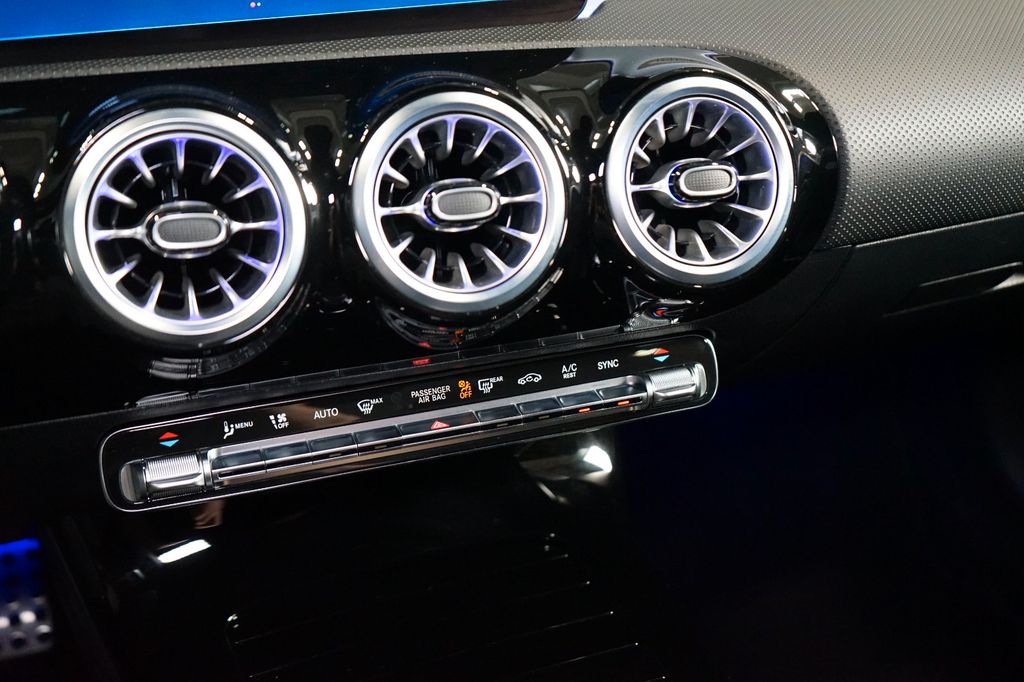 Mercedes-Benz A 200 2024