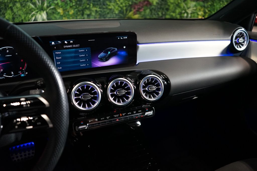 Mercedes-Benz A 200 2024