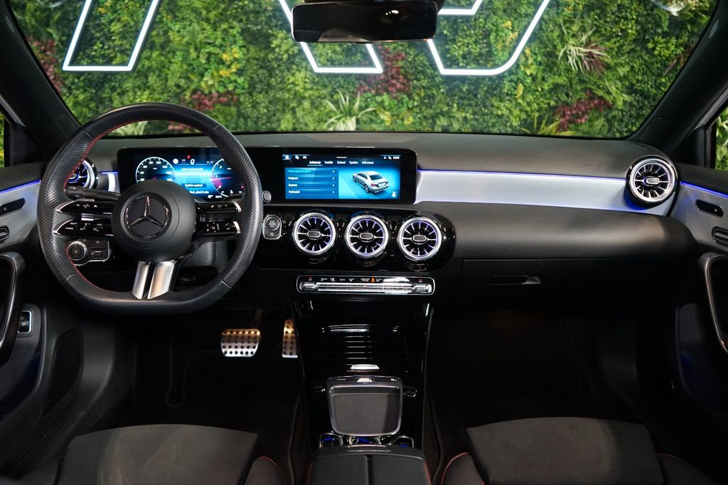 Mercedes-Benz A 200 2024