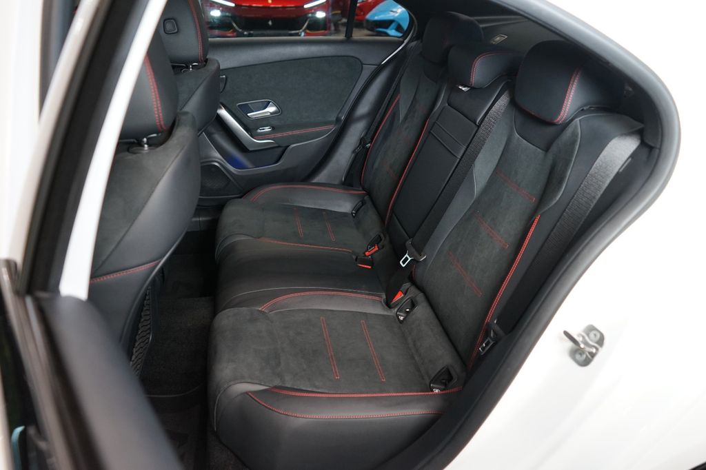 Mercedes-Benz A 200 2024