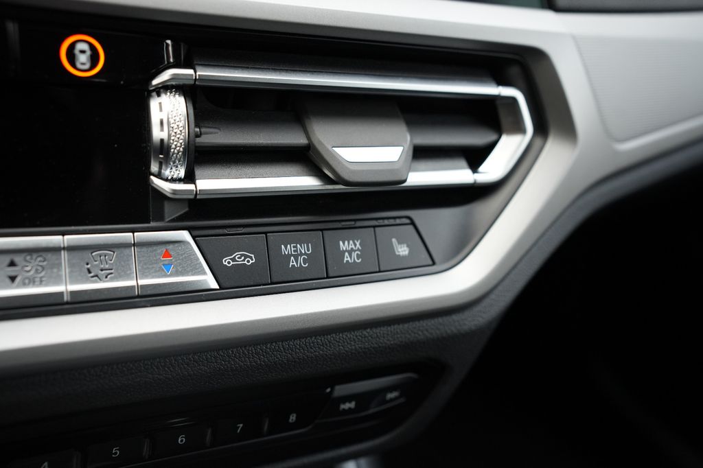 BMW 318 2022