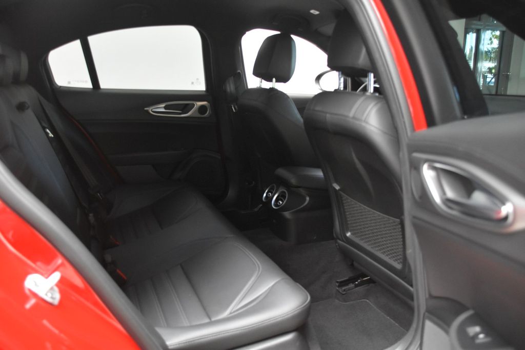 Alfa Romeo Giulia 2024