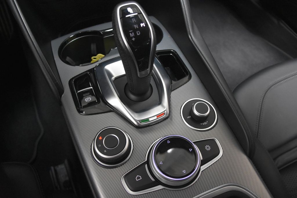 Alfa Romeo Giulia 2024