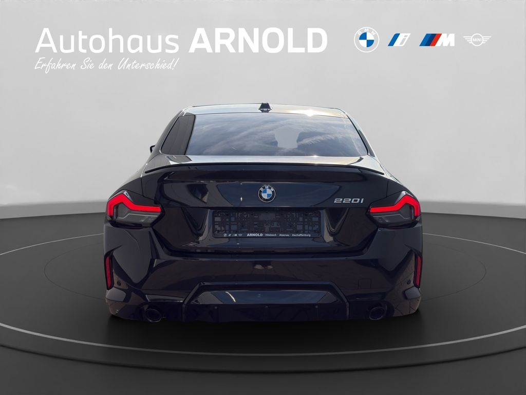 BMW 220 2025