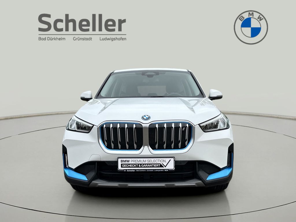 BMW iX1 2023