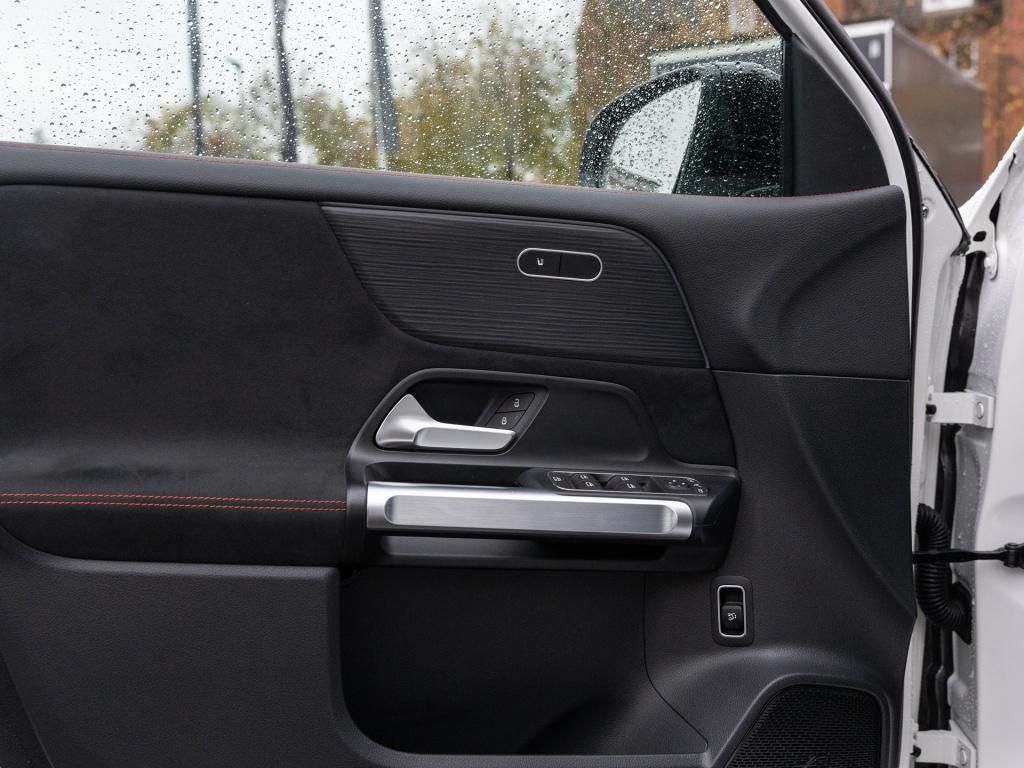 Mercedes-Benz EQB 2024