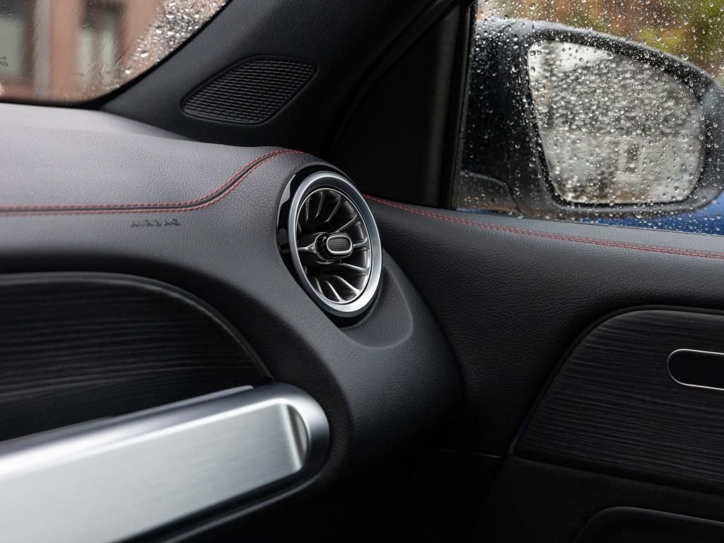 Mercedes-Benz EQB 2024