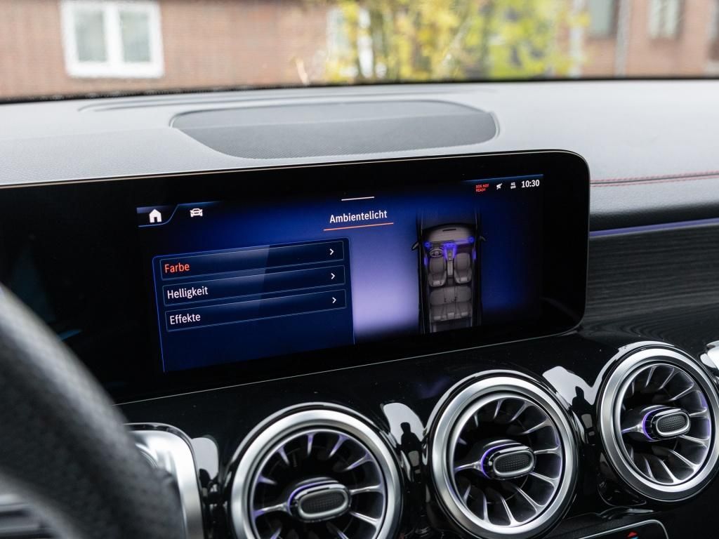 Mercedes-Benz EQB 2024