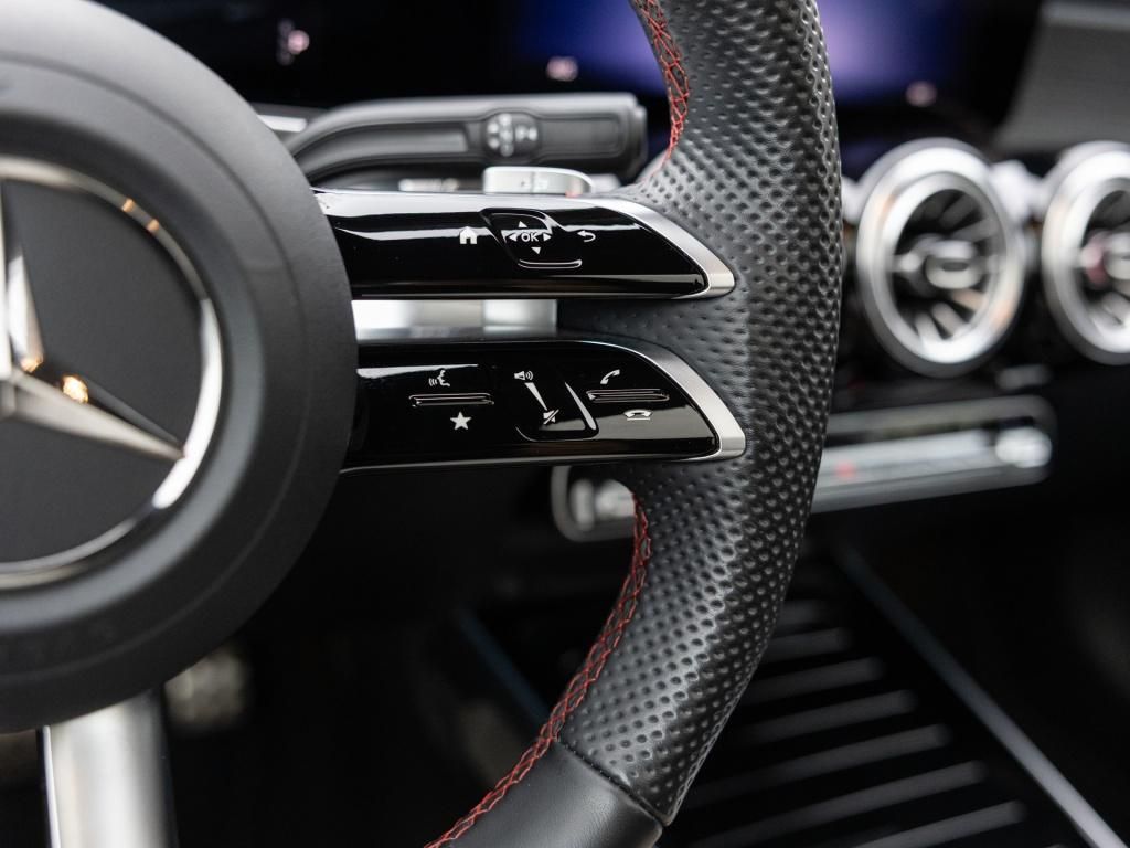 Mercedes-Benz EQB 2024