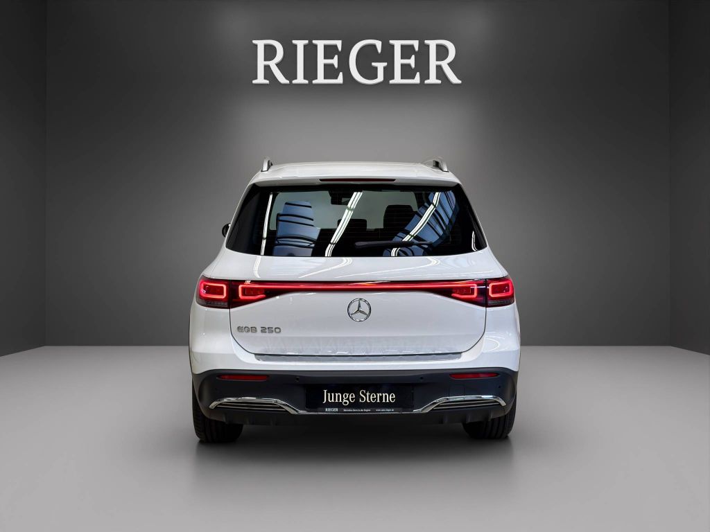 Mercedes-Benz EQB 2023