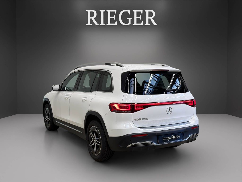 Mercedes-Benz EQB 2023