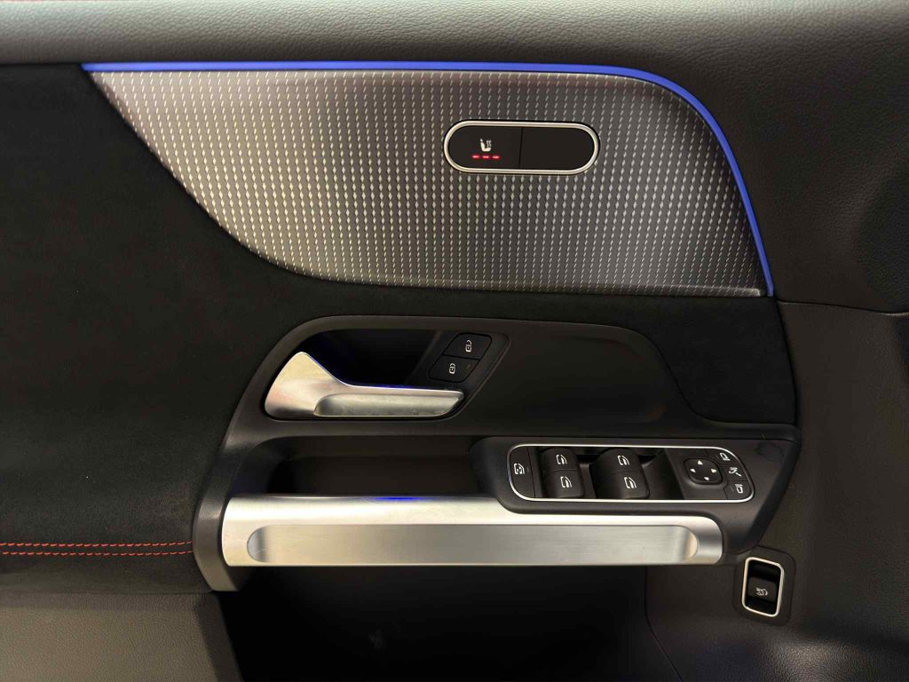 Mercedes-Benz EQB 2023