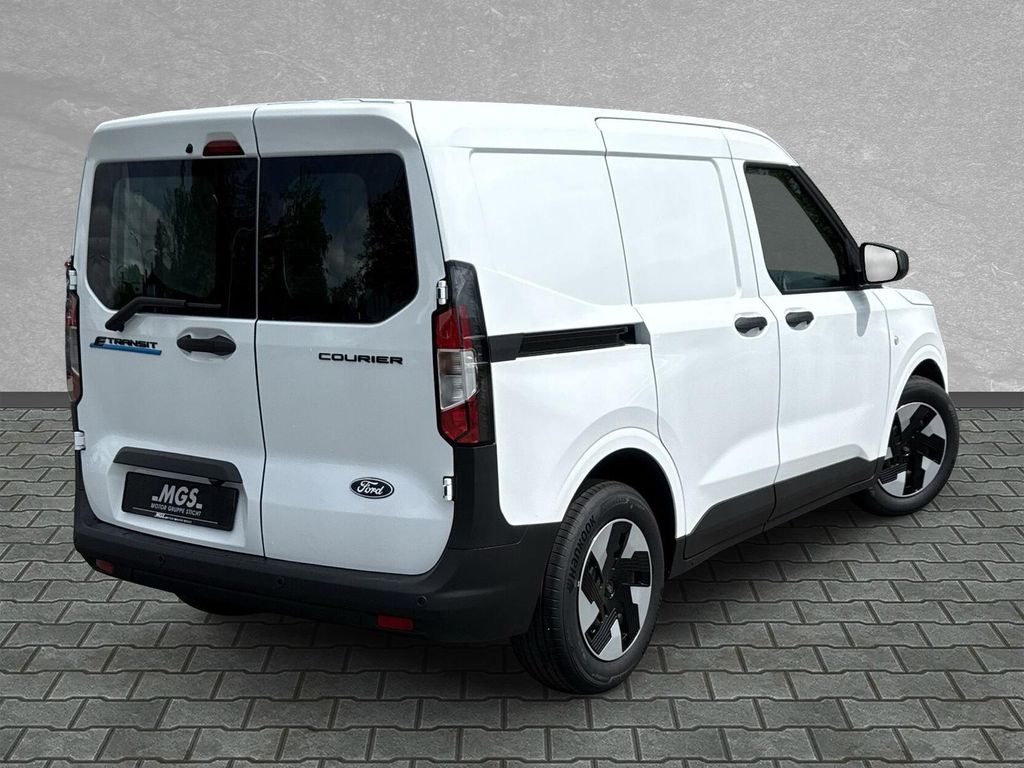 Ford Transit Courier 2025