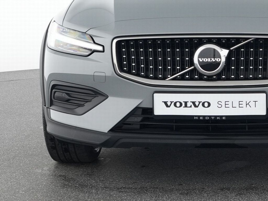 Volvo V60 Cross Country 2023