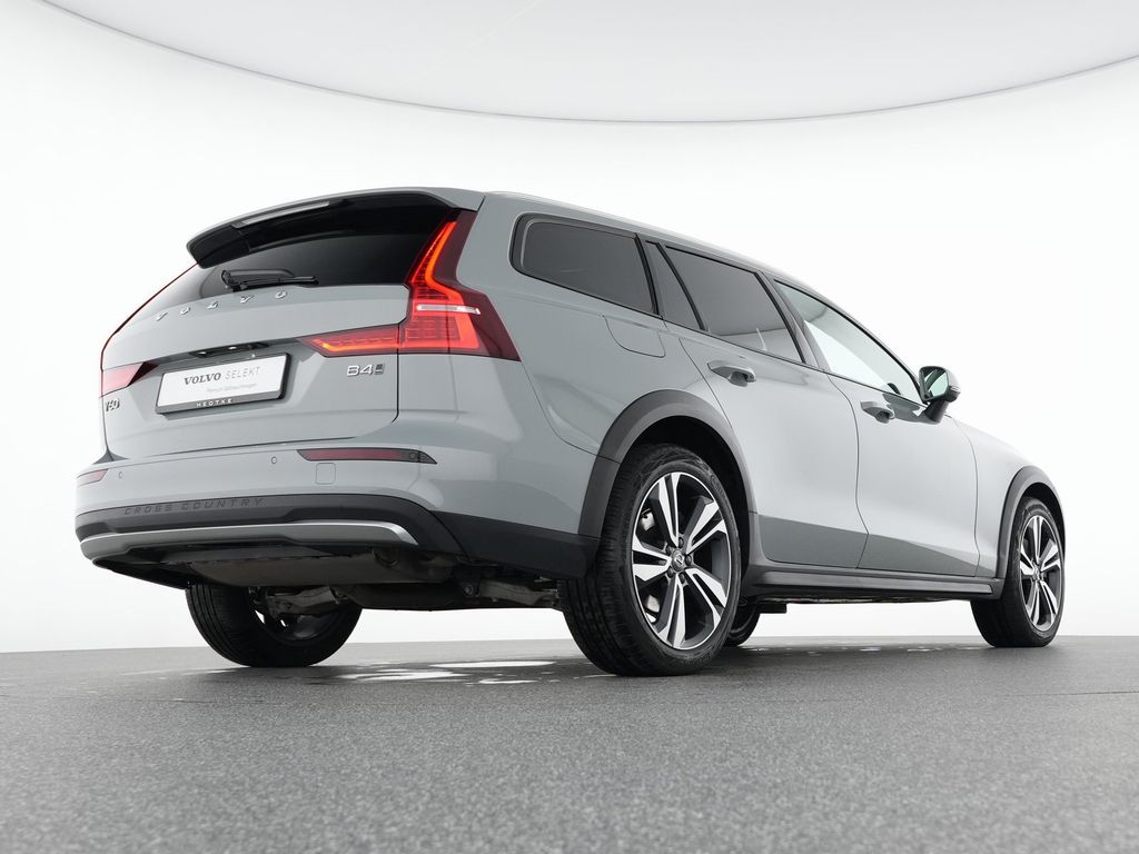 Volvo V60 Cross Country 2023