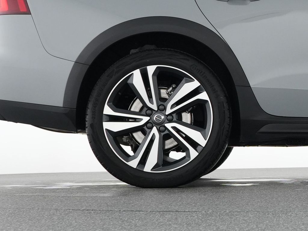 Volvo V60 Cross Country 2023
