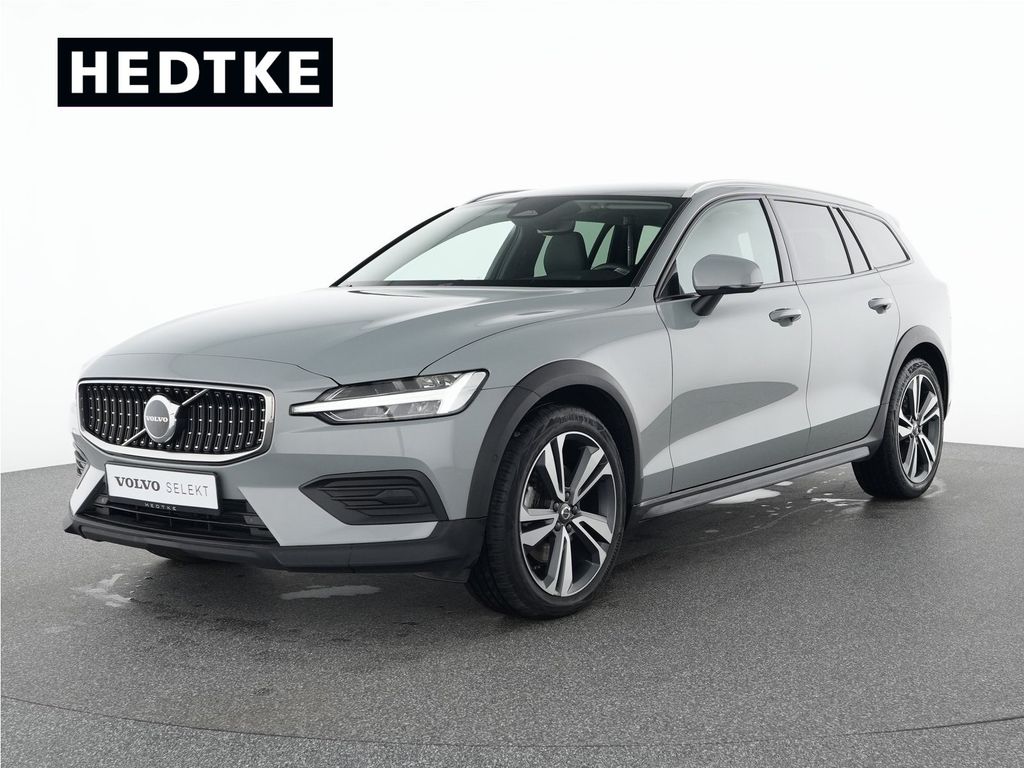 Volvo V60 Cross Country 2023