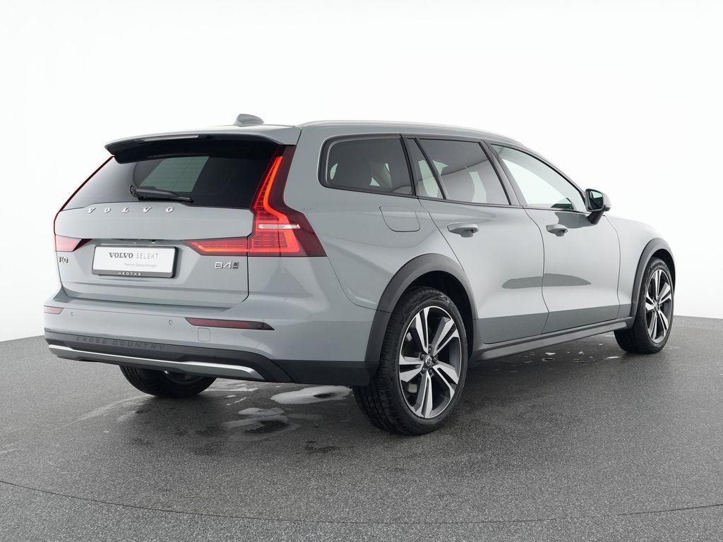 Volvo V60 Cross Country 2023