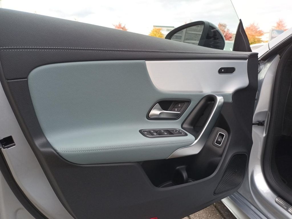 Mercedes-Benz CLA 200 2024