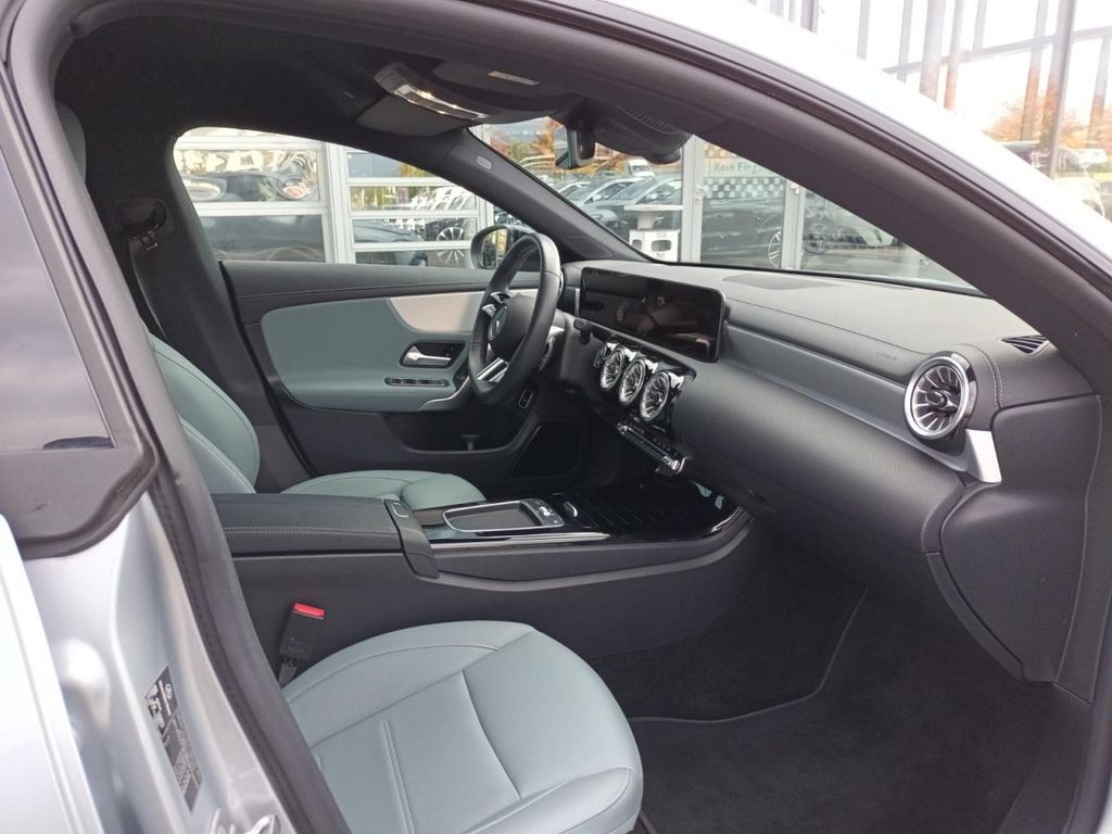 Mercedes-Benz CLA 200 2024